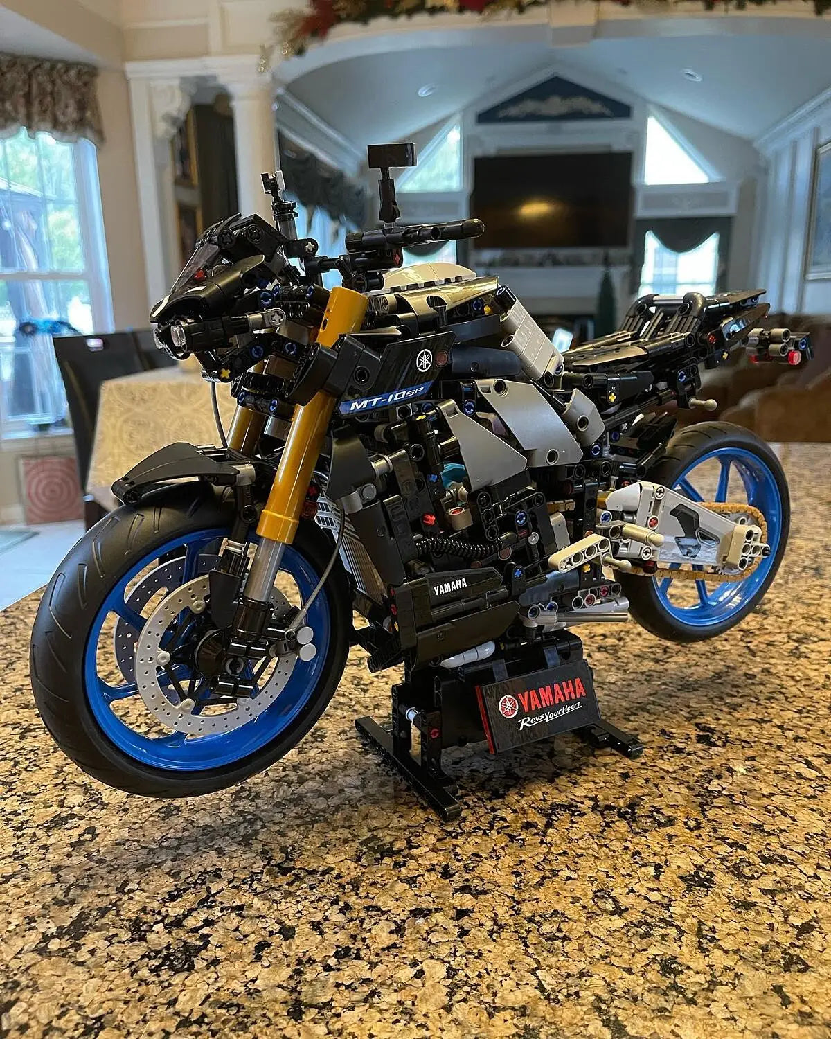Yamaha MT-10 SP (1478 peças)
