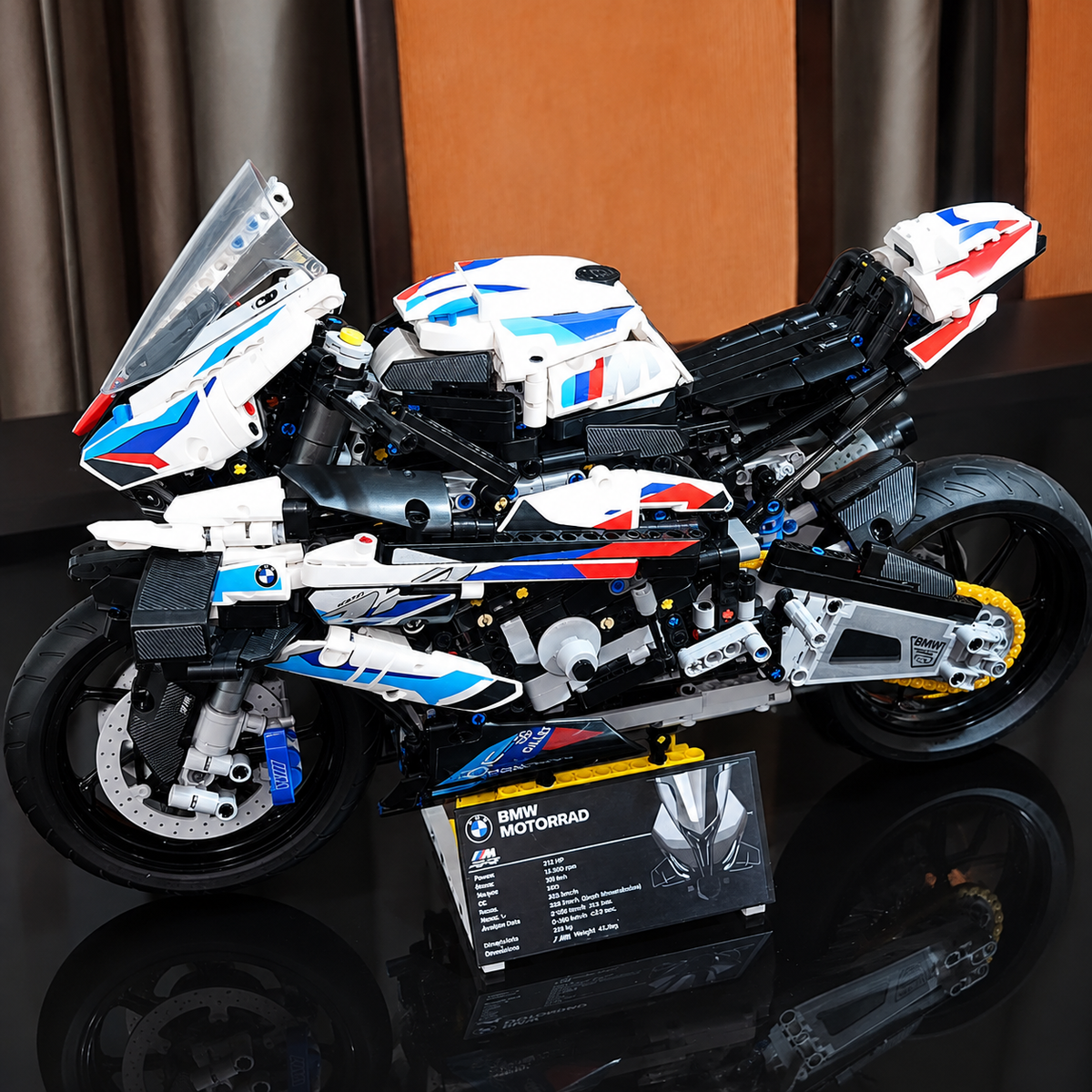 BMW M 1000 RR (1920 peças)
