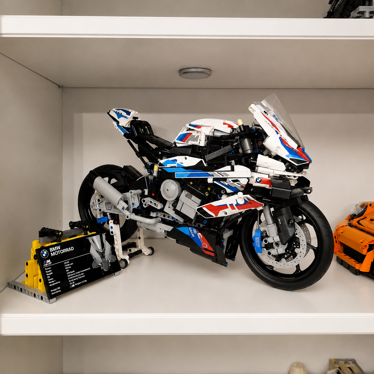 BMW M 1000 RR (1920 peças)