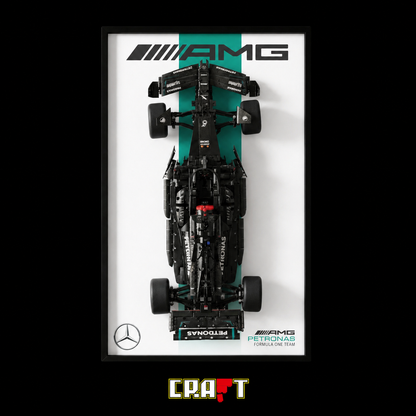 Compre Junto! Miniatura da Fórmula-1 Mercedes AMG W14 + Quadro Fosco
