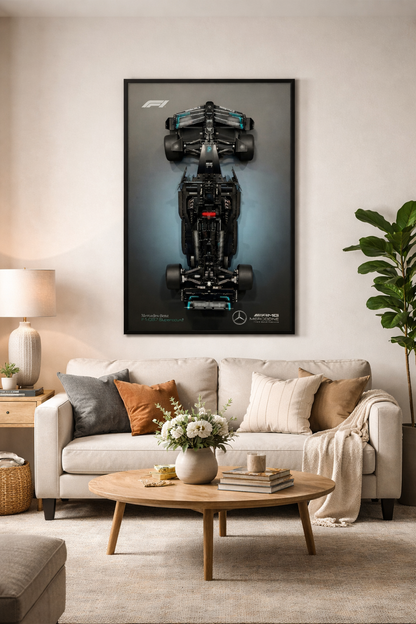 Compre Junto! Miniatura da Fórmula-1 Mercedes AMG W14 + Quadro Fosco
