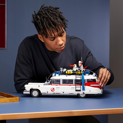 Cadillac ECTO-1 dos Caça-Fantasmas (2352 peças)