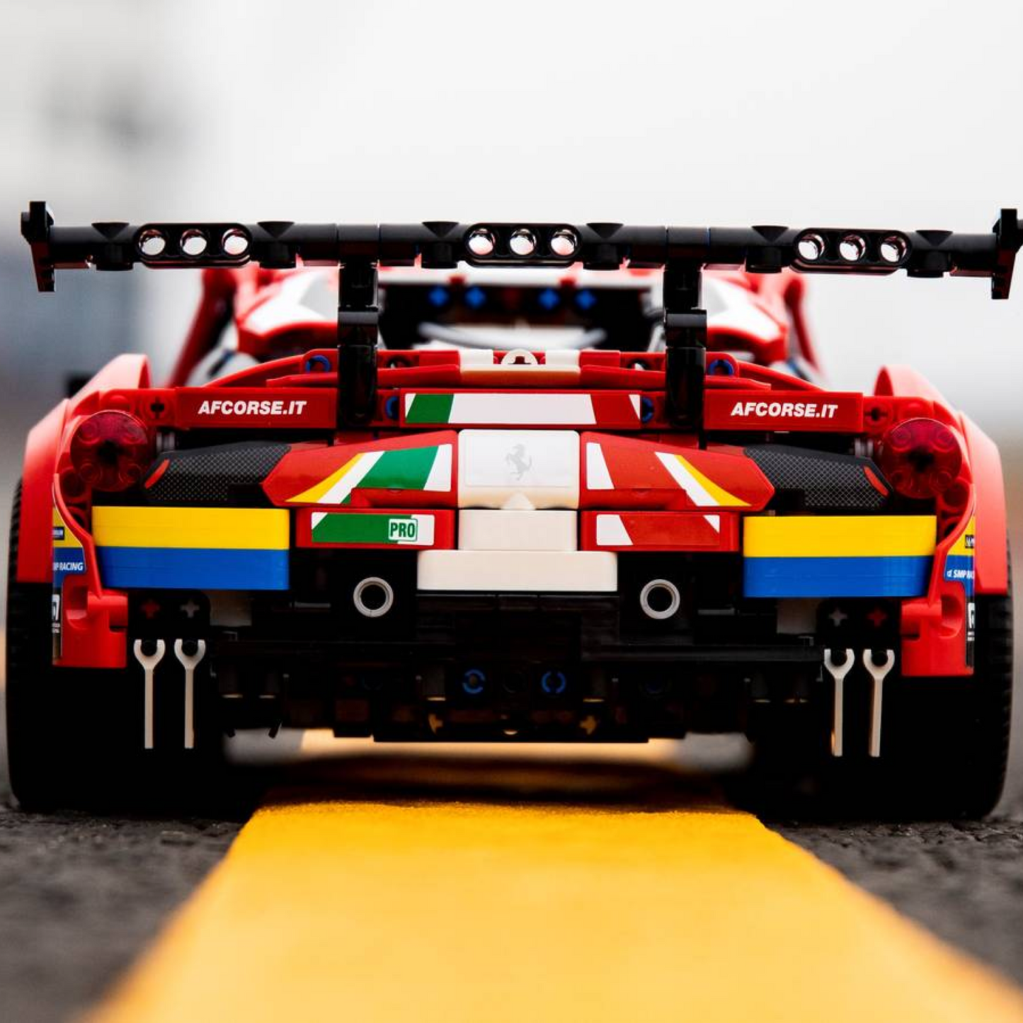 Ferrari 488 GTE (1677 peças)