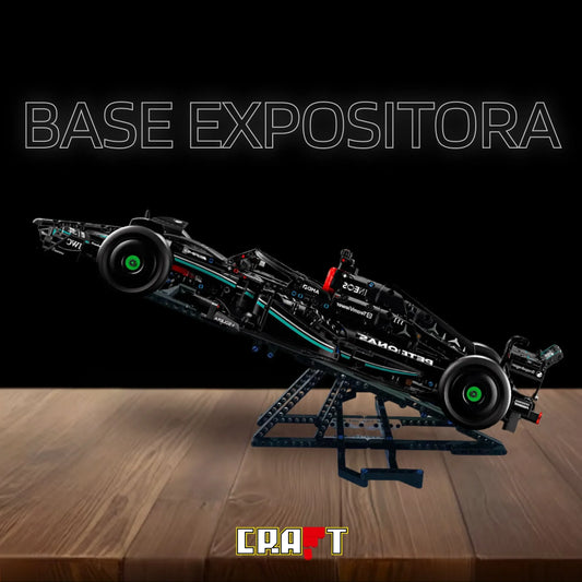 Base Expositora para a Mercedes-AMG W14 F1