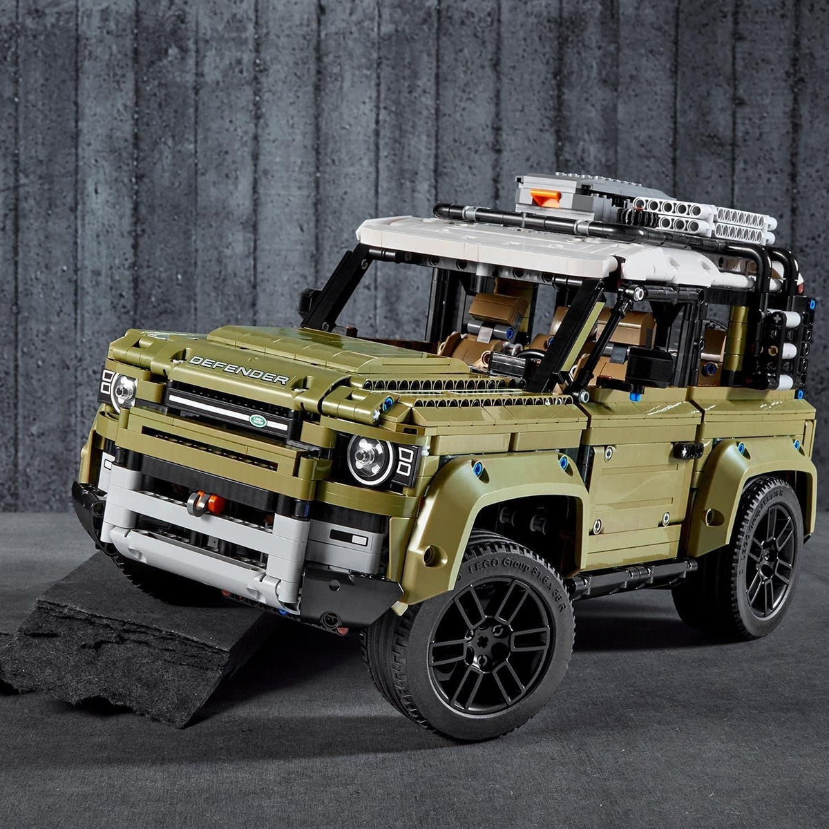 Land Rover Defender (2573 peças)