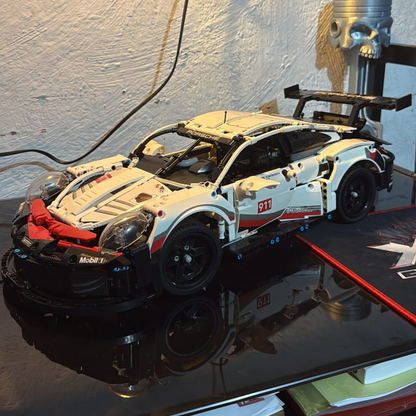 Porsche 911 RSR (1580 peças)