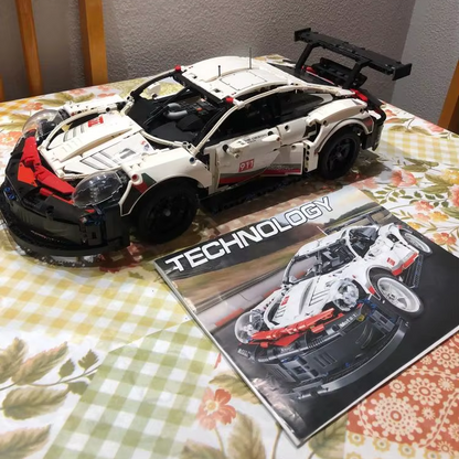 Porsche 911 RSR (1580 peças)