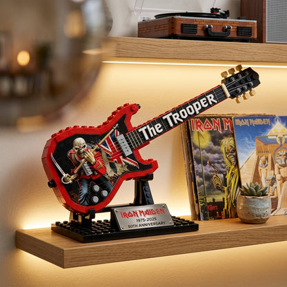 Guitarra Iron Maiden "The Trooper" (320 peças) - Ambiente Cenário 5