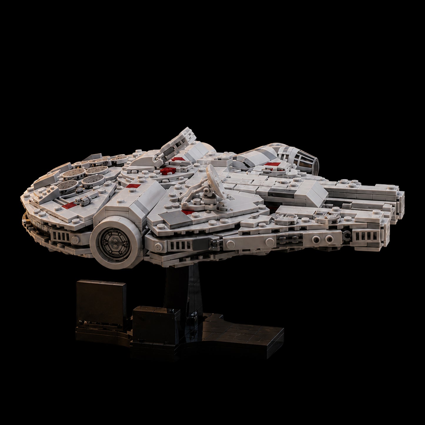 Millennium Falcon (921 peças) — ccapamillenium921.jpg