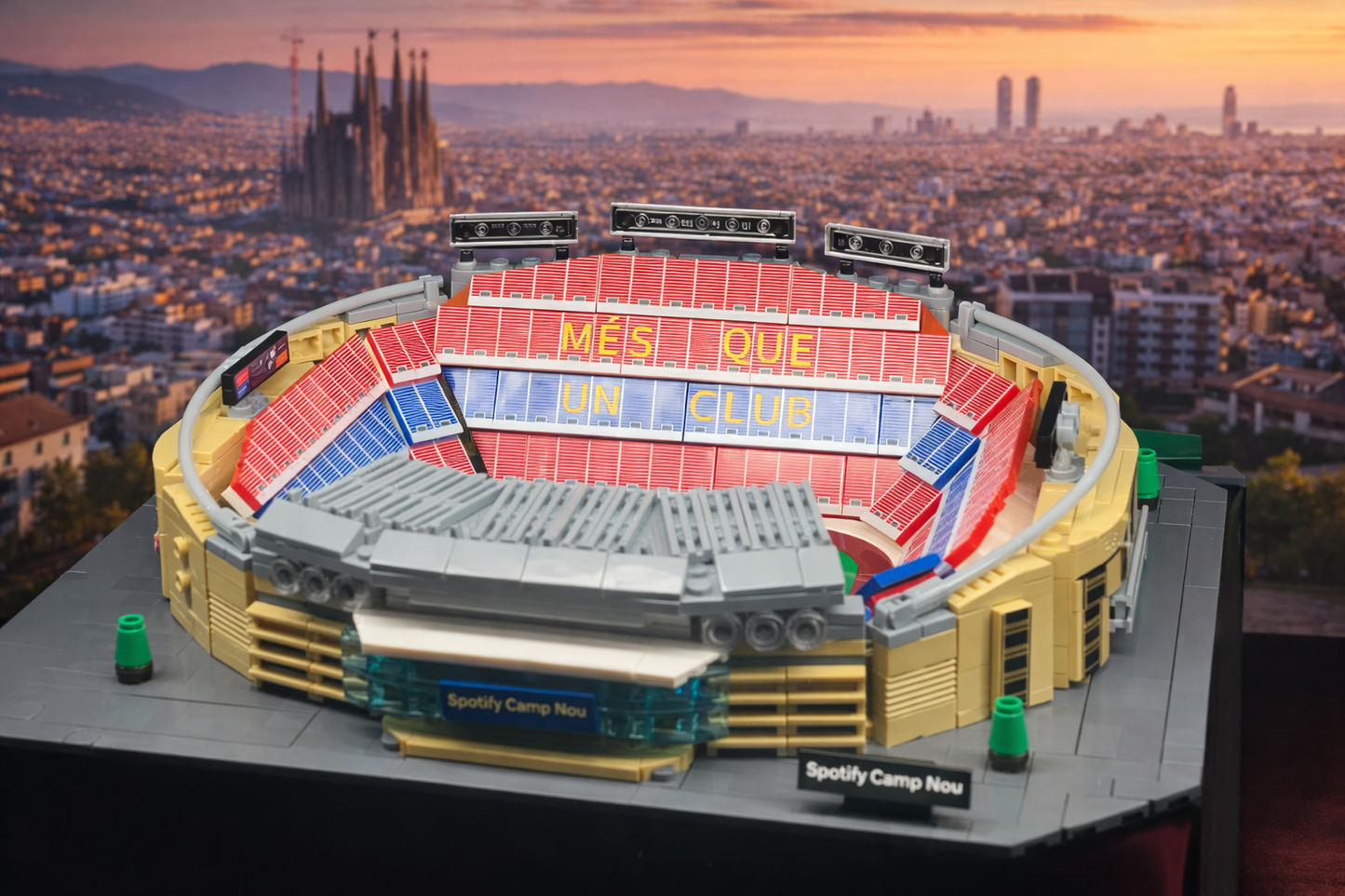 Estádio Camp Nou do Barcelona FC (728 peças)