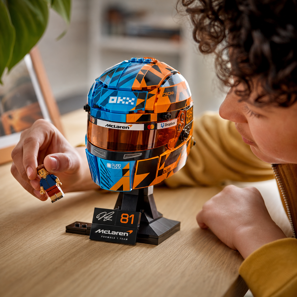 Capacete McLaren Mastercard - Oscar Piastri (793 peças) - imagem 5 - 20260702-175151