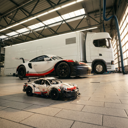 Porsche 911 RSR (1580 peças)