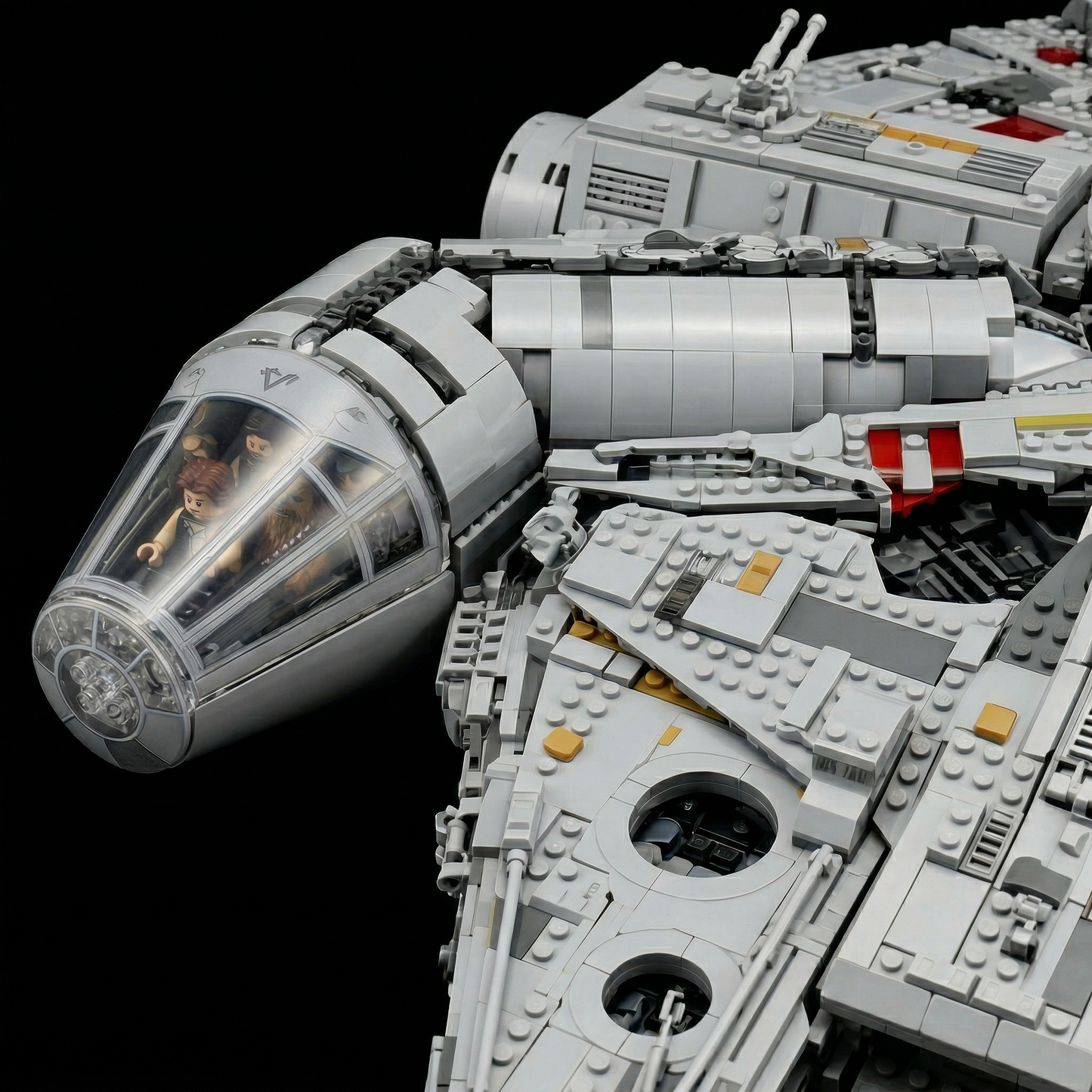 Millennium Falcon (7541 peças)