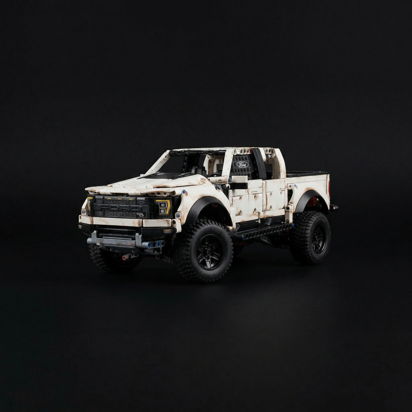 Ford F-150 Raptor Branca (1379 peças)
