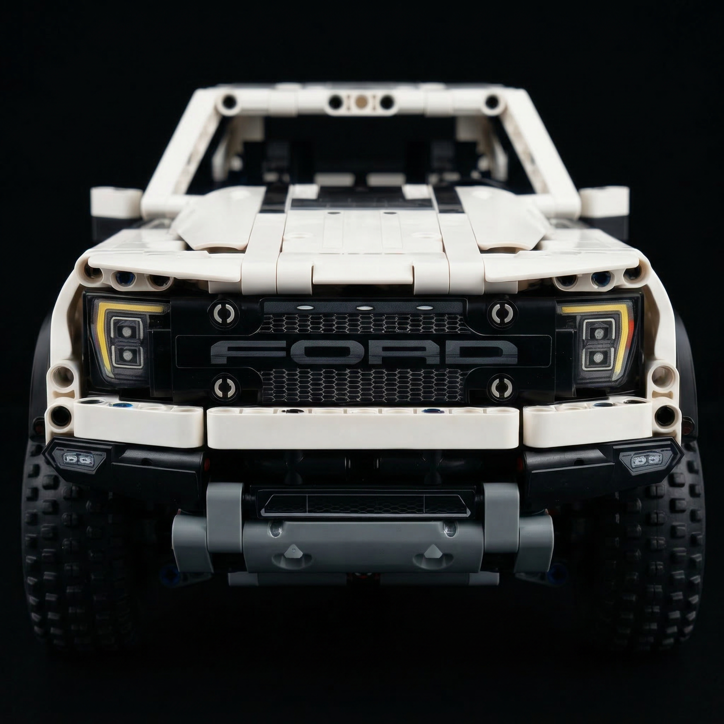 Ford F-150 Raptor Branca (1379 peças)