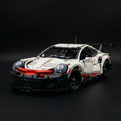 Porsche 911 RSR (1580 peças)