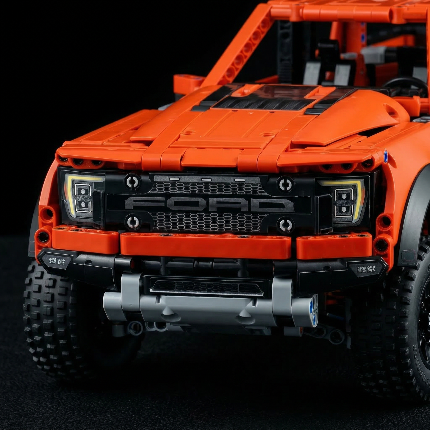 Ford F-150 Raptor Vermelho (1379 peças)