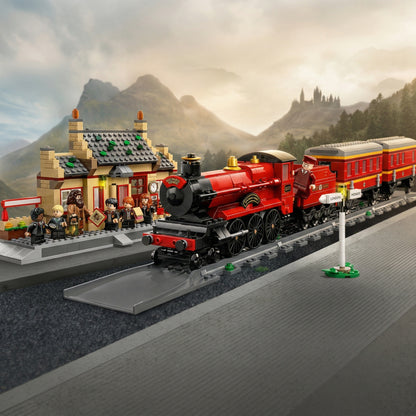 Harry Potter - Expresso de Hogwarts e Estação de Hogsmeade (1074 peças)