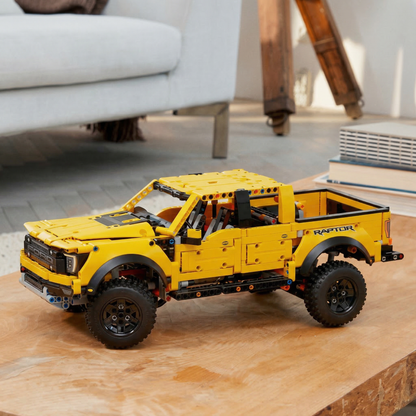 Ford F-150 Raptor Amarelo (1379 peças)