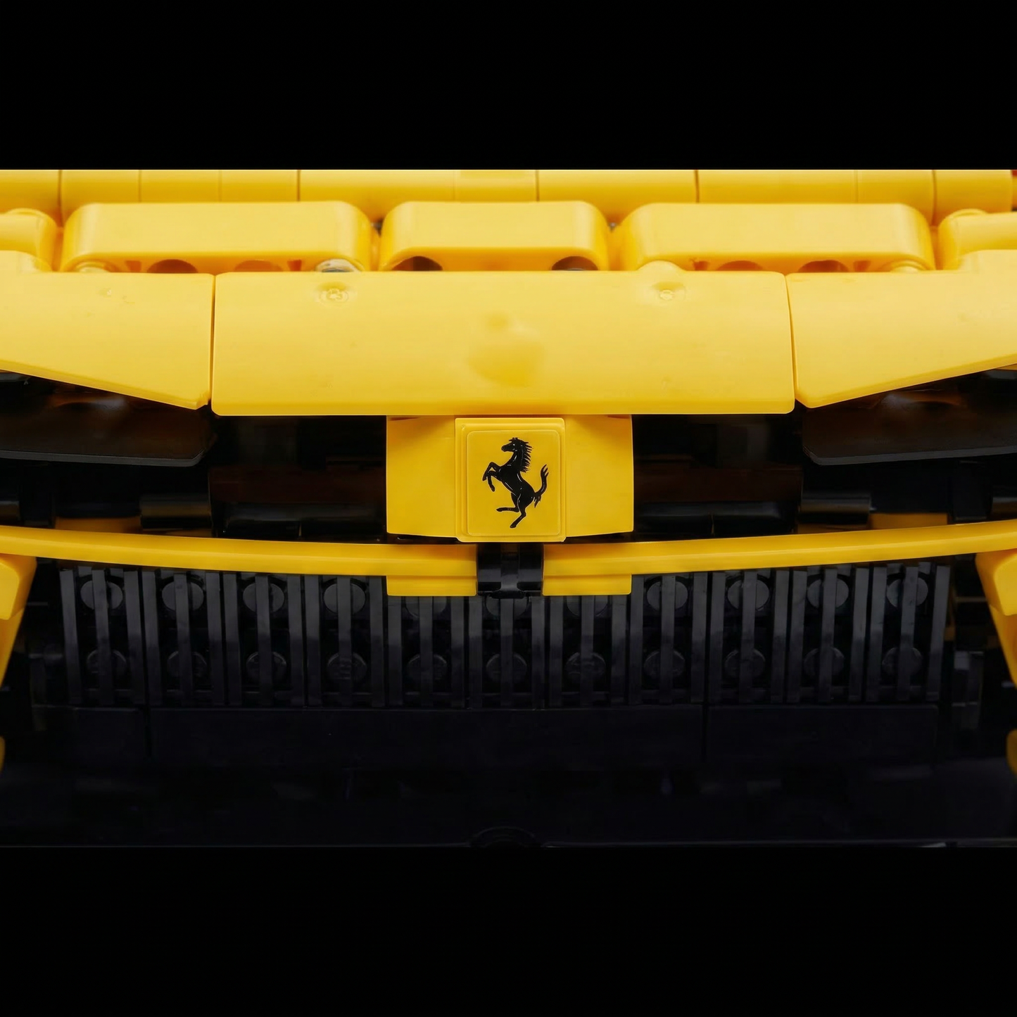 Ferrari Daytona SP3 Amarela (3778 peças)