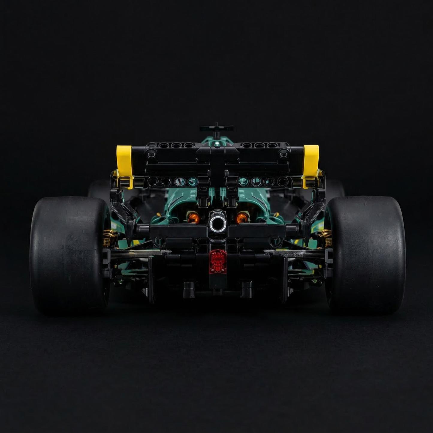 Fórmula 1 - Aston Martin AMR26 (1912 peças)