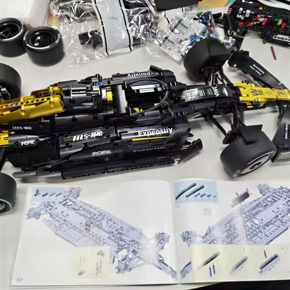 Fórmula 1 - Brad Pitt APXGP (1969 peças)