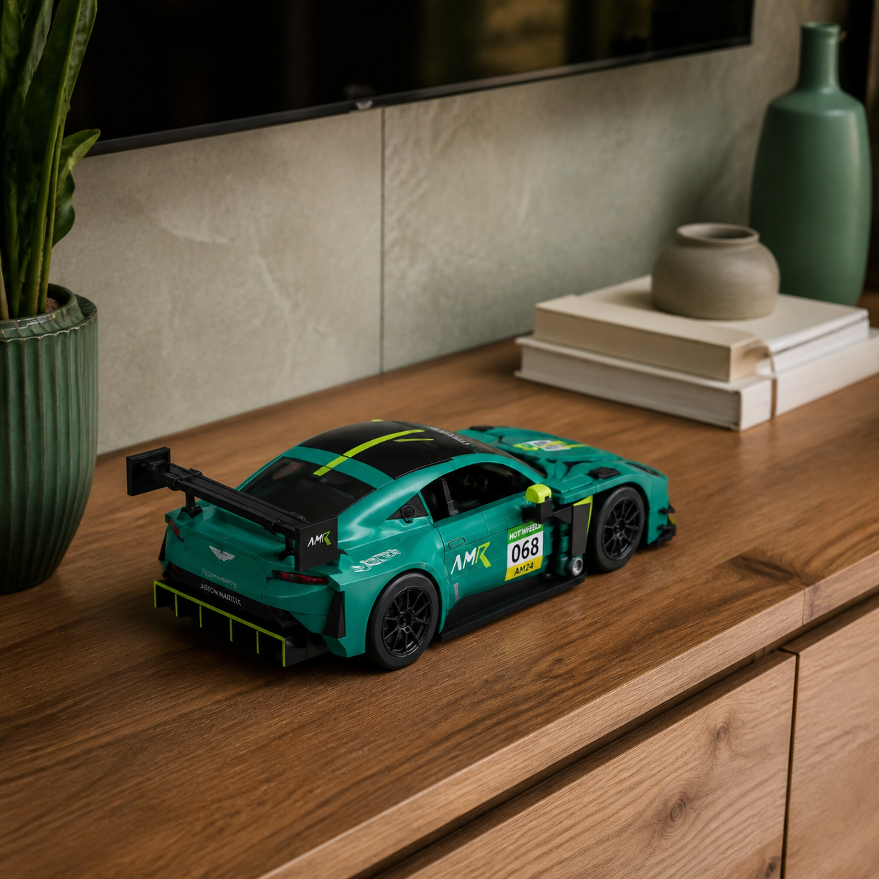 Hot Wheels - Vantage GT3 (793 peças)
