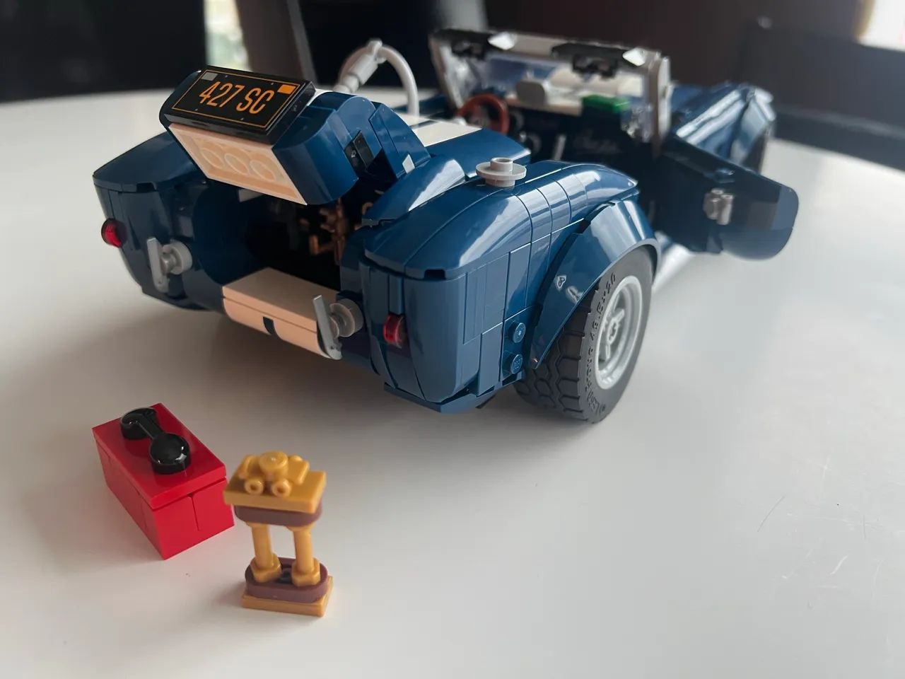 Shelby Cobra V8 (1241 peças)
