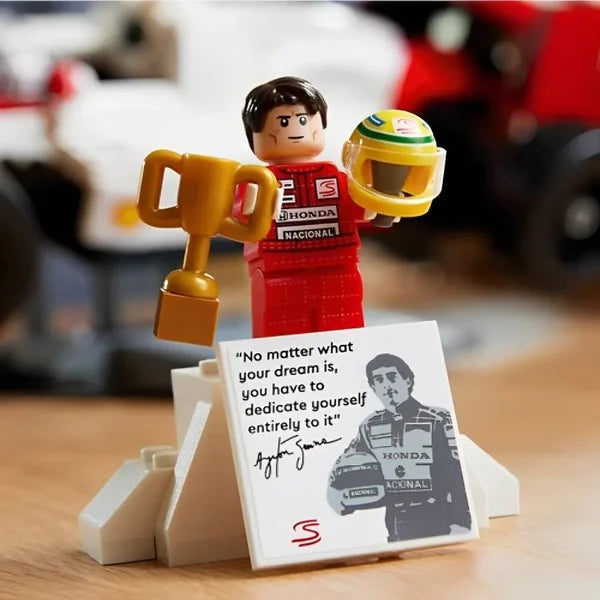 Fórmula 1 - McLaren MP4/4 + Ayrton Senna (693 peças)