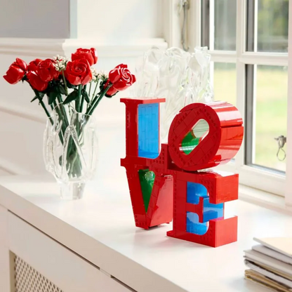 Escultura LOVE (791 peças) - foto estilo de vida ambiente 4