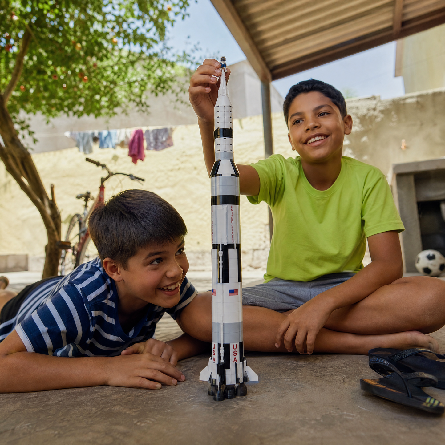 NASA Apollo Saturn V (602 peças)