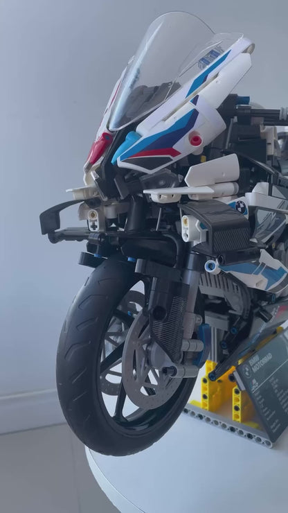 BMW M 1000 RR (1920 peças)