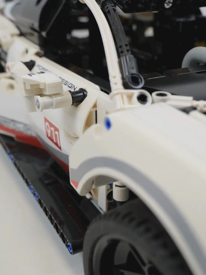 Porsche 911 RSR (1580 peças)