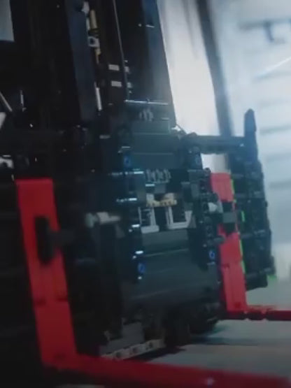 Empilhadeira Industrial de Grande Porte (4579 peças)