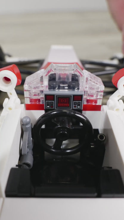 Fórmula 1 - McLaren MP4/4 + Ayrton Senna (693 peças)