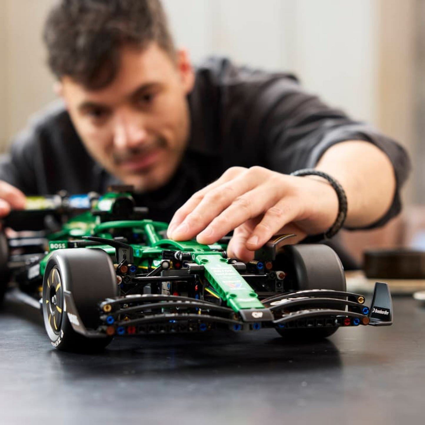 Fórmula 1 - Aston Martin AMR25 (1547 peças)