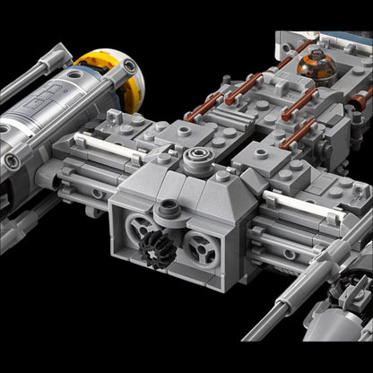 Star Wars - Y-Wing Starfighter (691 peças)