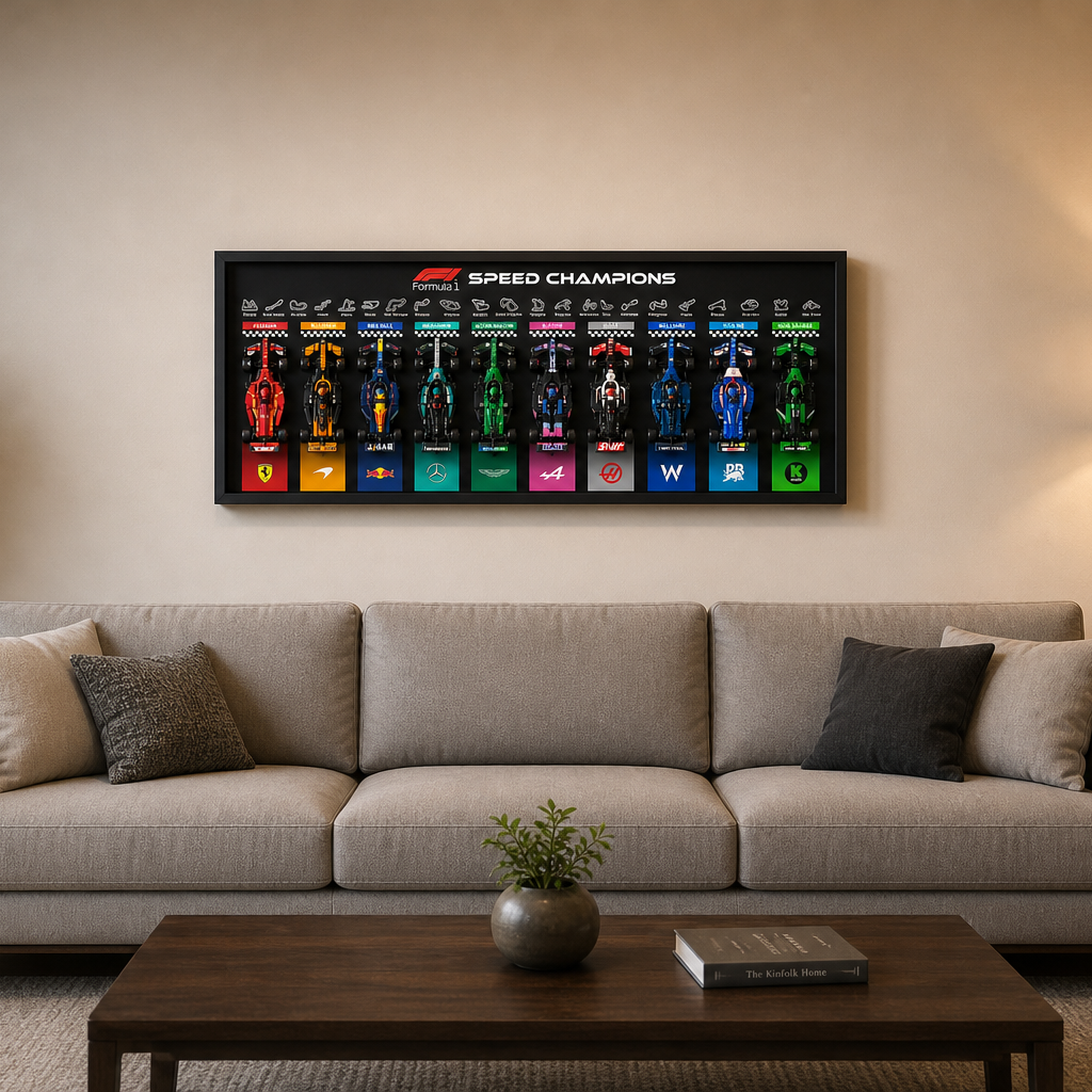 Quadro Speed Champions horizontal 100x40 em sala minimalista com sofá cinza